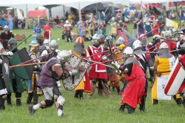 The East breaking through during the Town Melee battle. Heavy battle